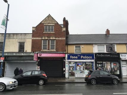 Property for auction in West Midlands)
