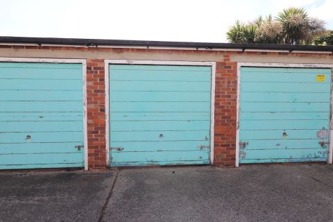 Property for auction in West Sussex)