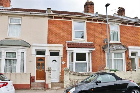 Property for auction in Hampshire)