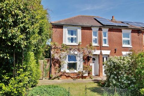 Property for auction in Hampshire)