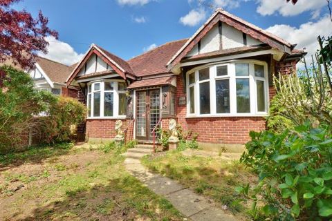 Property for auction in Hampshire)