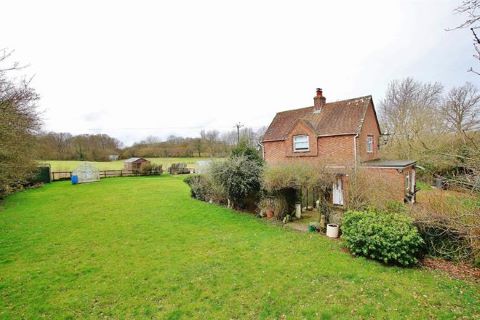 Property for auction in Hampshire)