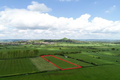 Property for auction in Somerset)