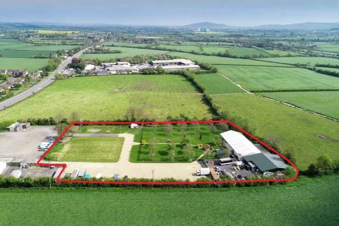 Property for auction in Gloucestershire)