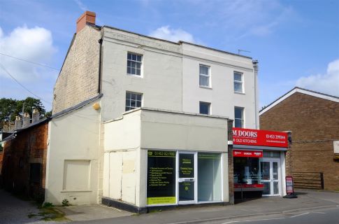 Property for auction in Gloucestershire)