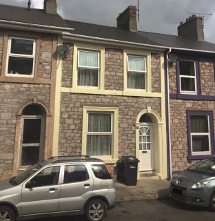 Property for auction in Devon)