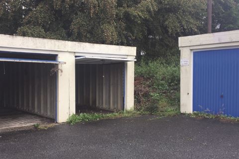 Property for auction in Devon)