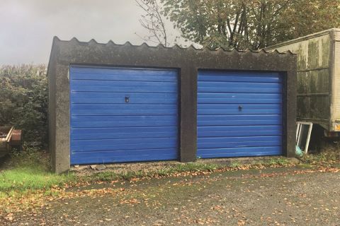 Property for auction in Devon)