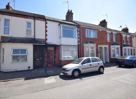 Property for auction in Northamptonshire)