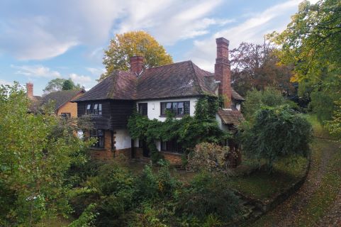 Property for auction in Northamptonshire)
