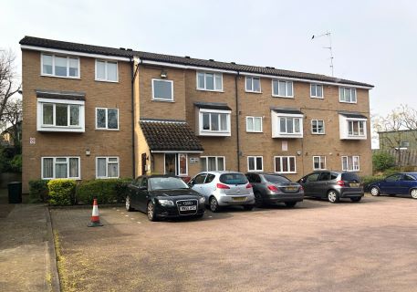 Property for auction in London)