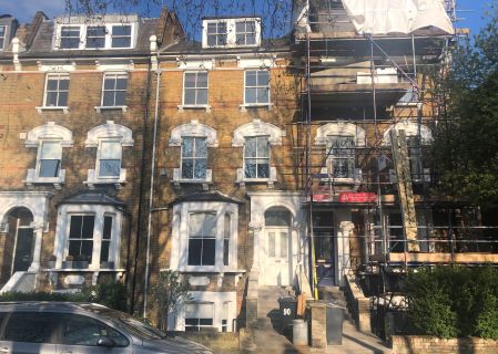 Property for auction in London)