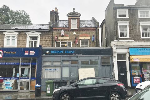 Property for auction in London)