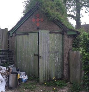 Property for auction in London)