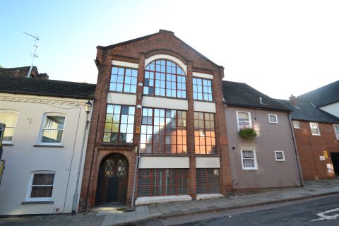 Property for auction in Essex)