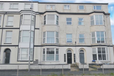 Property for auction in Clwyd)