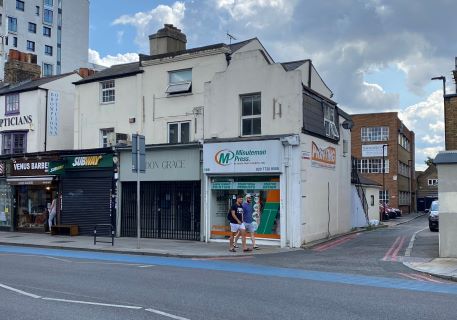 Property for auction in London)