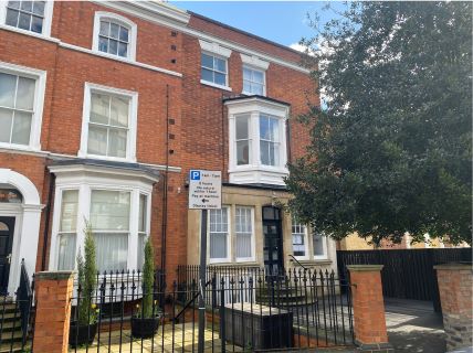 Property for auction in Northamptonshire)