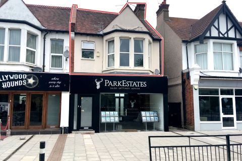 Property for auction in Essex)