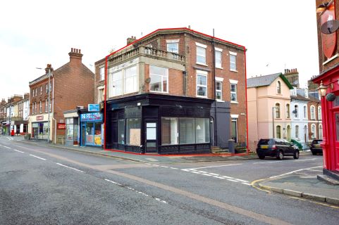Property for auction in Essex)