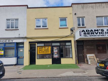 Property for auction in Essex)