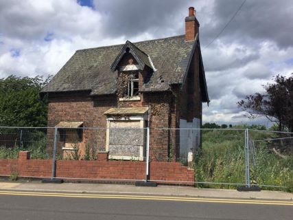 Property for auction in Nottinghamshire)