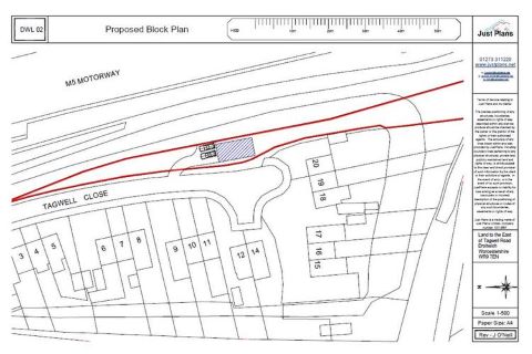Property for auction in Worcestershire)