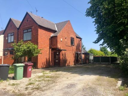 Property for auction in Nottinghamshire)
