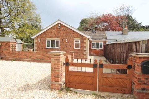 Property for auction in North Lincolnshire)