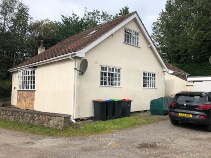Property for auction in Nottinghamshire)