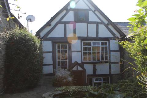 Property for auction in Herefordshire)