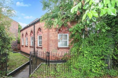 Property for auction in Warwickshire)