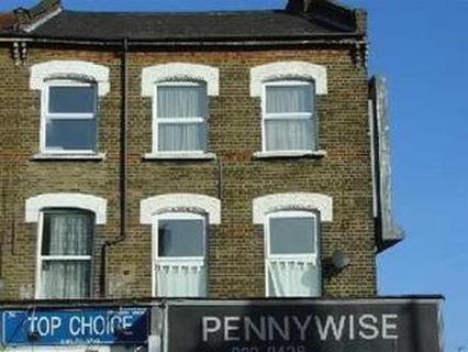 Property for auction in London)