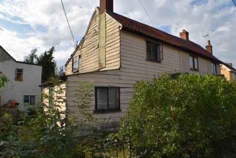 Property for auction in Essex)