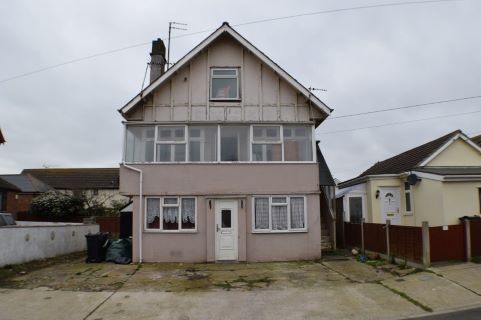 Property for auction in Essex)
