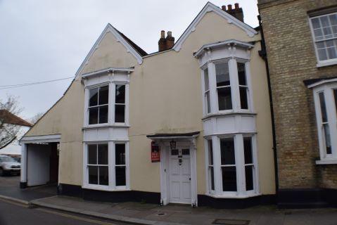 Property for auction in Essex)