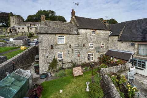 Property for auction in Derbyshire)