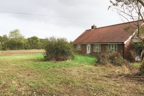 Property for auction in Essex)