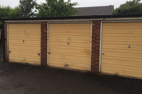 Property for auction in West Midlands)