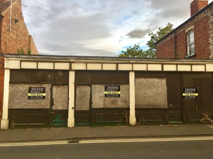Property for auction in Nottinghamshire)