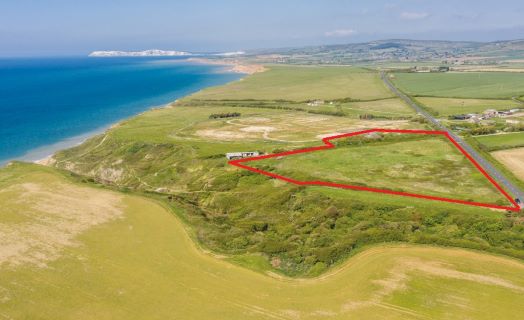 Property for auction in Isle of Wight)