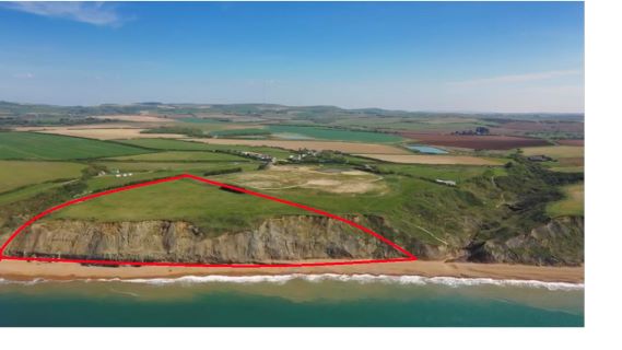 Property for auction in Isle of Wight)