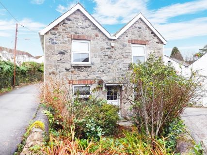 Property for auction in Cornwall)