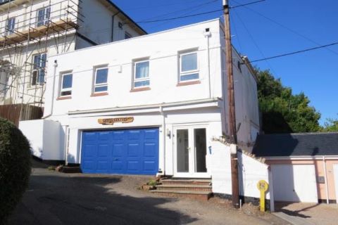 Property for auction in Devon)