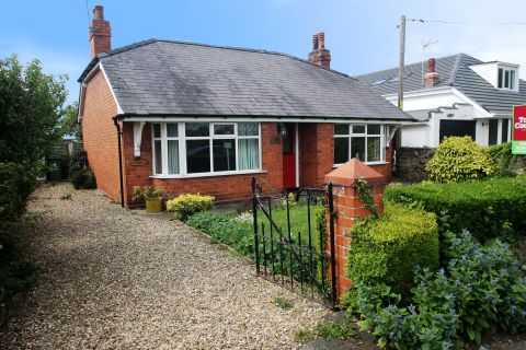 Property for auction in Clwyd)