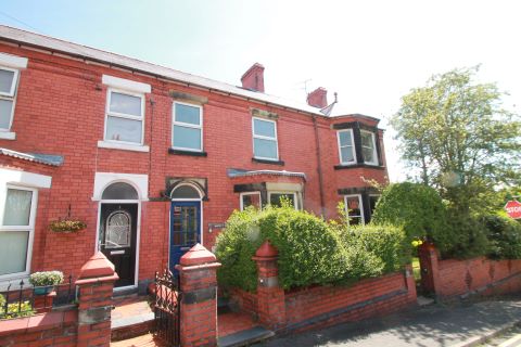 Property for auction in Clwyd)