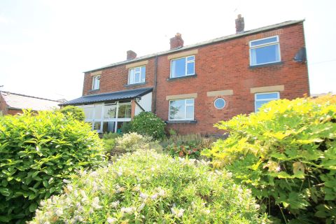 Property for auction in Clwyd)