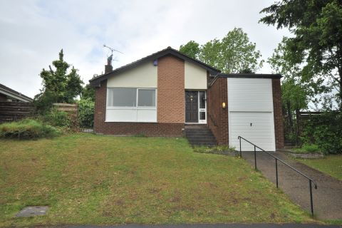 Property for auction in Clwyd)