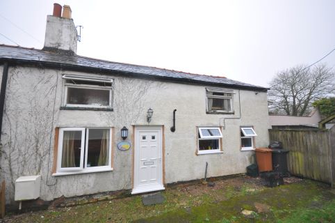 Property for auction in Clwyd)