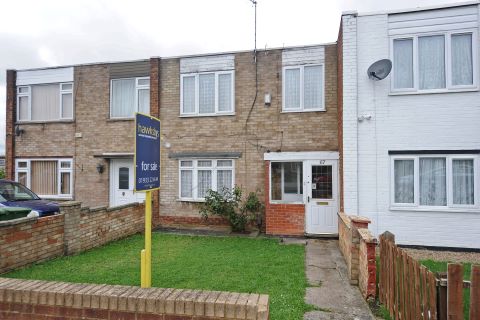 Property for auction in Northamptonshire)